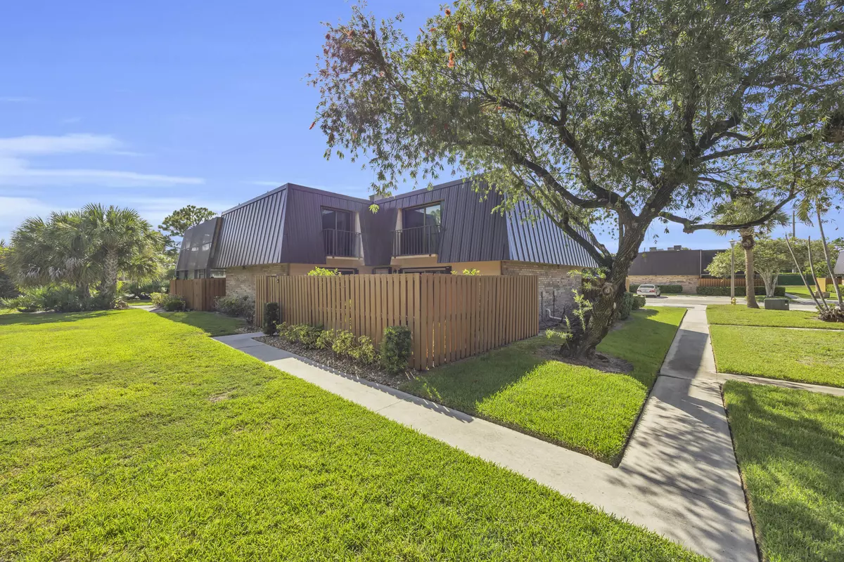 Stuart, FL 34997,5693 SE Windsong LN 545