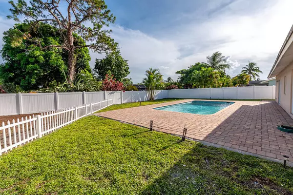 Delray Beach, FL 33445,2712 Lake Ida RD