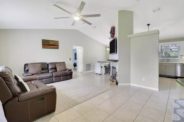 Port Saint Lucie, FL 34953,115 SW Bedford RD