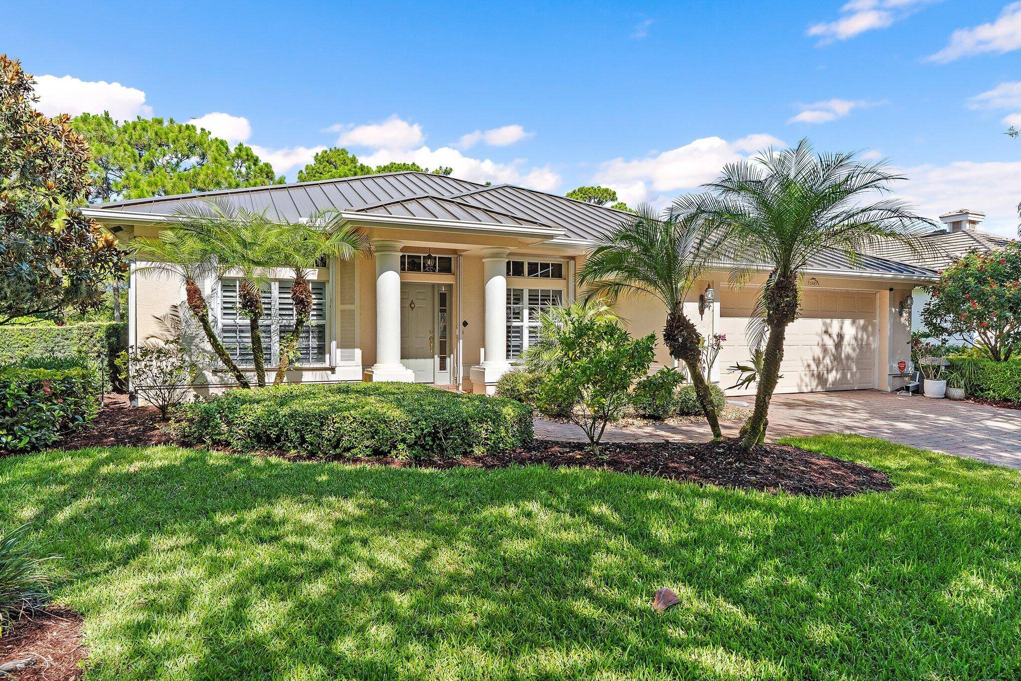 5885 SE Forest Glade TRL, Hobe Sound, FL 33455