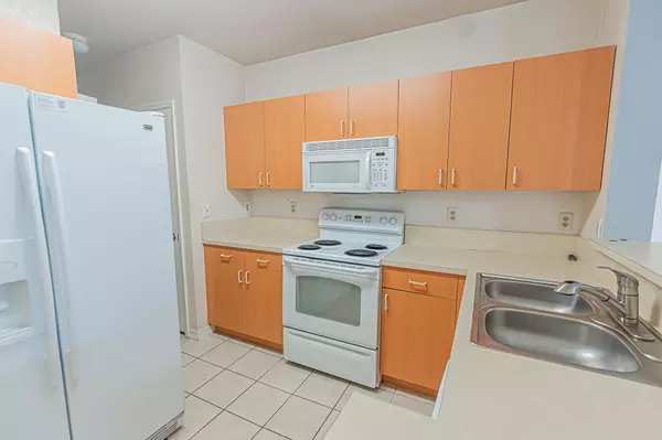 Port Saint Lucie, FL 34986,118 SW Peacock BLVD 10-207