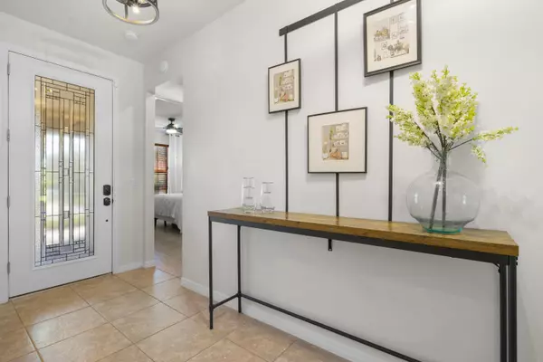 Port Saint Lucie, FL 34984,560 SE Monet DR