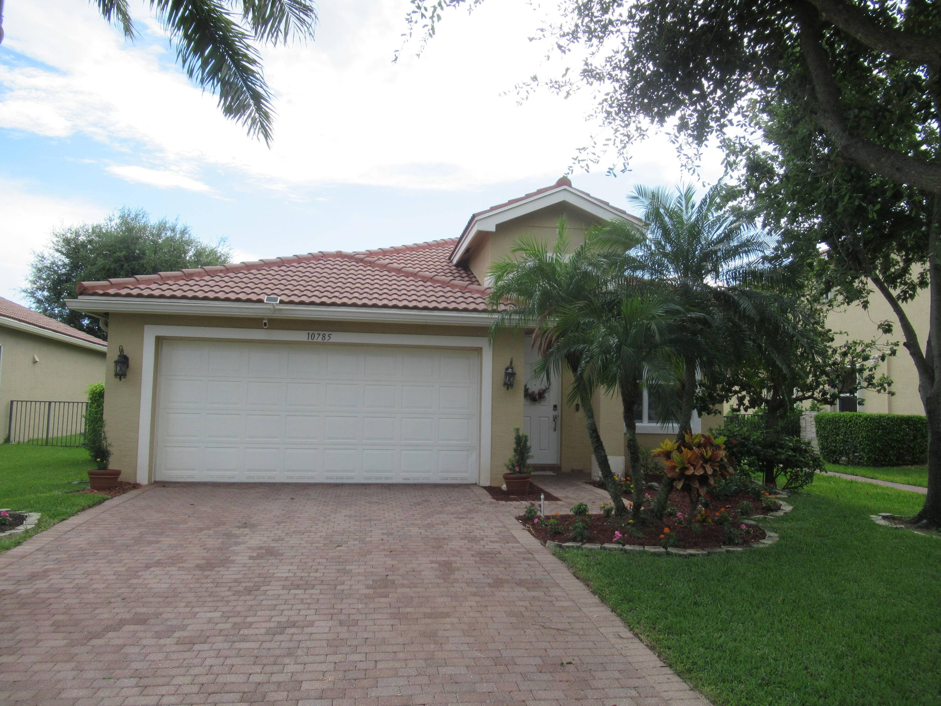 10785 Bitternut Hickory LN, Boynton Beach, FL 33437