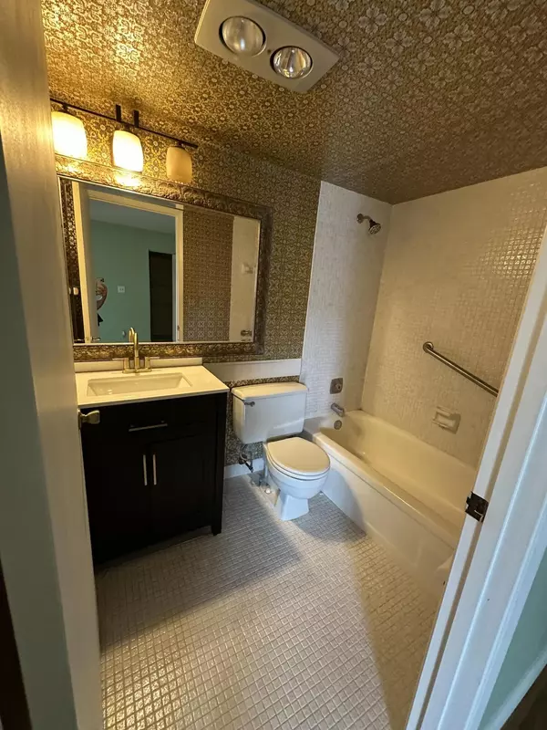 Palm Springs, FL 33461,700 Village Green CT 303