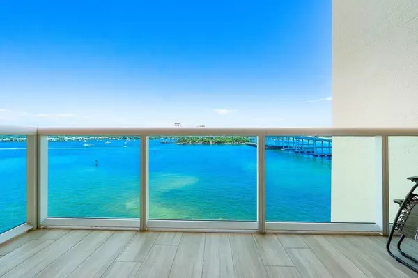 Riviera Beach, FL 33404,2640 Lake Shore DR 711