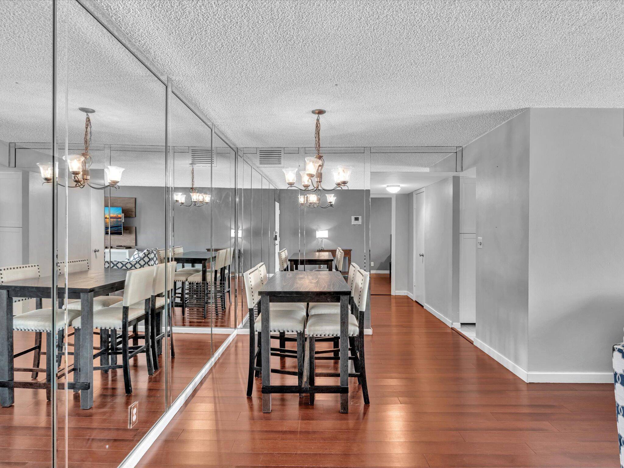 Hallandale Beach, FL 33009,137 Golden Isles DR 312