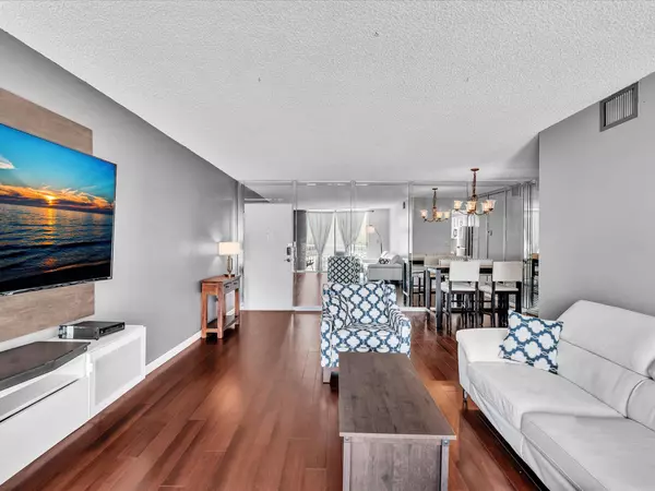 Hallandale Beach, FL 33009,137 Golden Isles DR 312