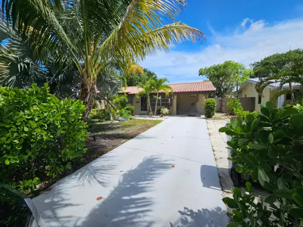 Lake Worth Beach, FL 33460,183 Harvard DR