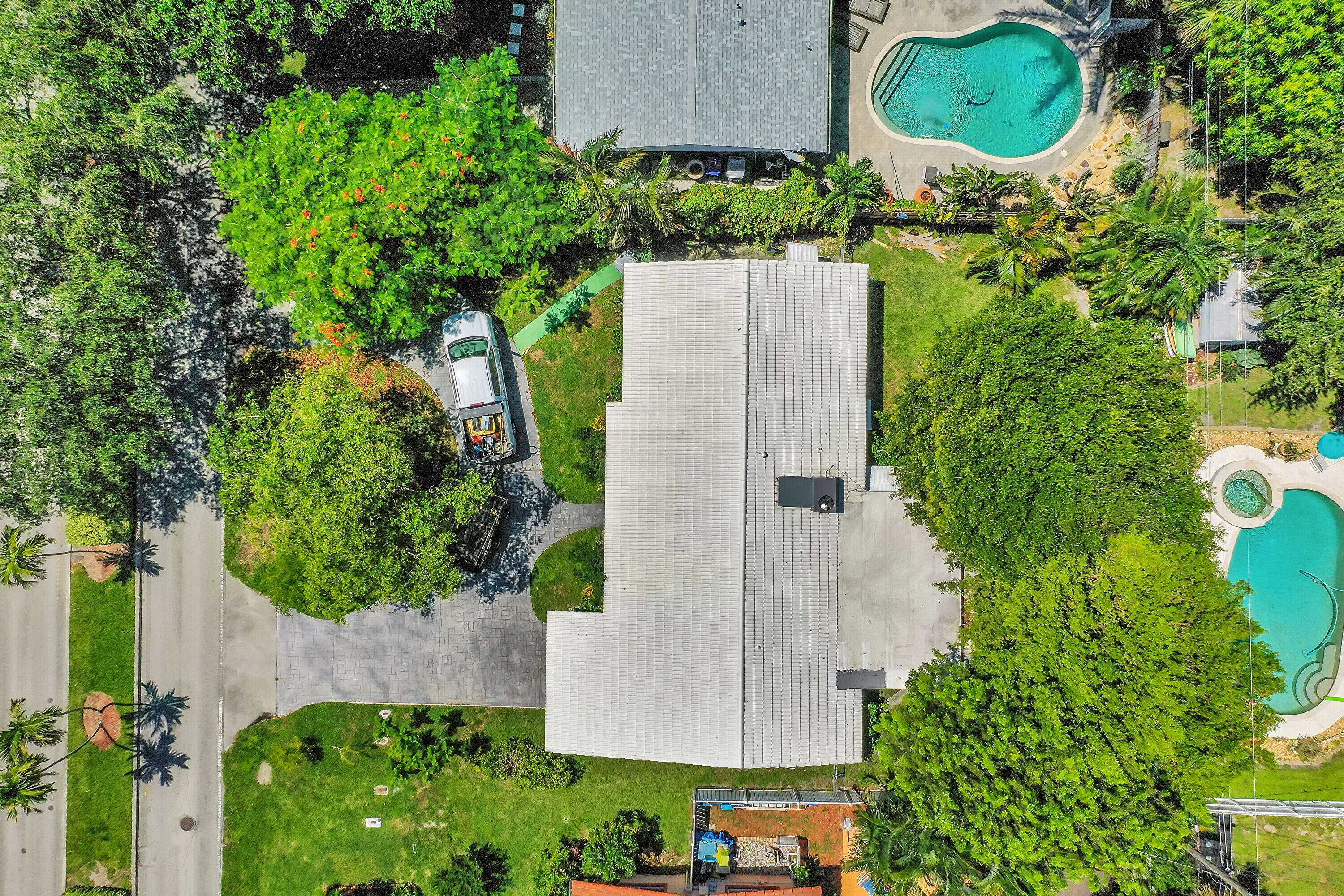 Pompano Beach, FL 33062,919 NE 26th AVE