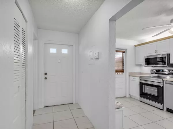 Delray Beach, FL 33445,3001 W Linton BLVD 206c