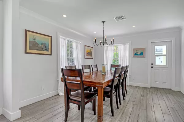 Palm Beach Shores, FL 33404,219 Claremont LN