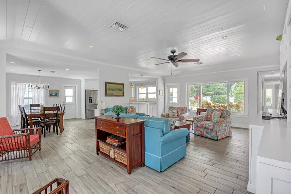 Palm Beach Shores, FL 33404,219 Claremont LN