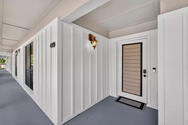 Palm Beach Gardens, FL 33418,419 S Brackenwood LN 419