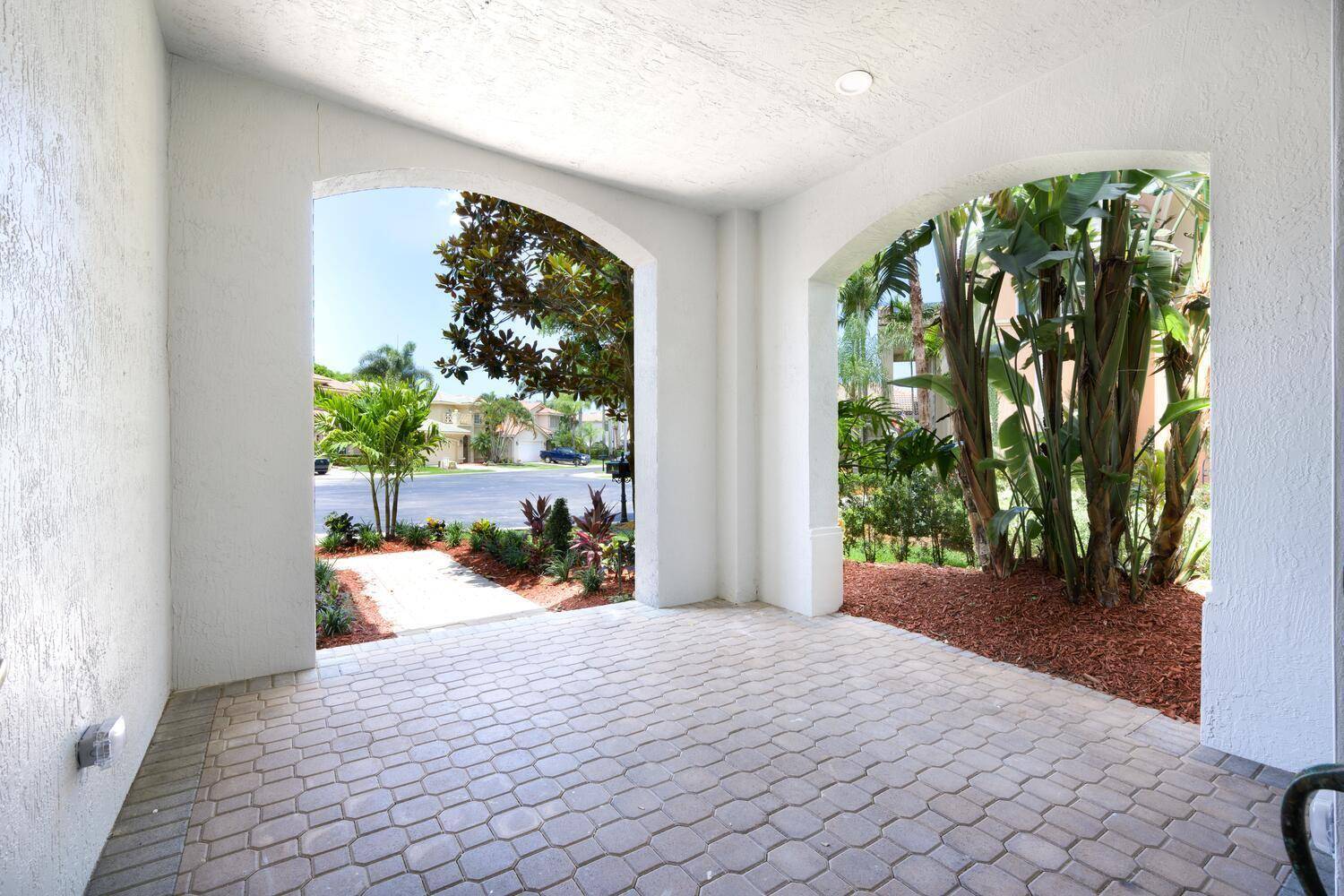 West Palm Beach, FL 33411,6484 Paradise CV