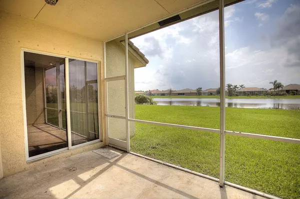 Port Saint Lucie, FL 34953,277 SW Egret LNDG