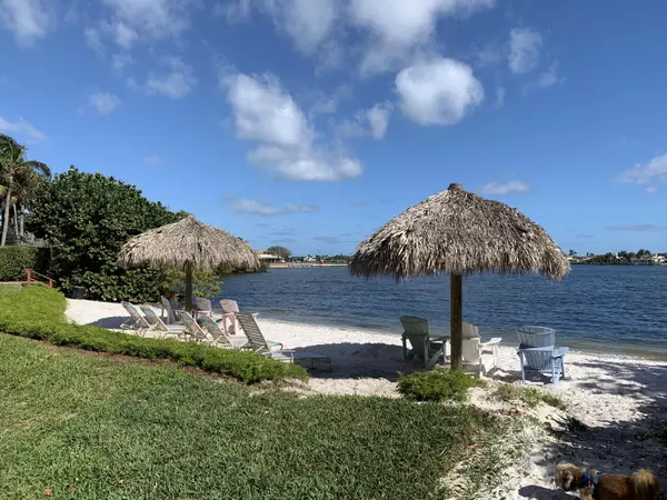 Hypoluxo, FL 33462,700 Scotia DR 303
