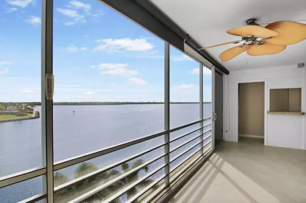 North Palm Beach, FL 33408,36 Yacht Club DR 504