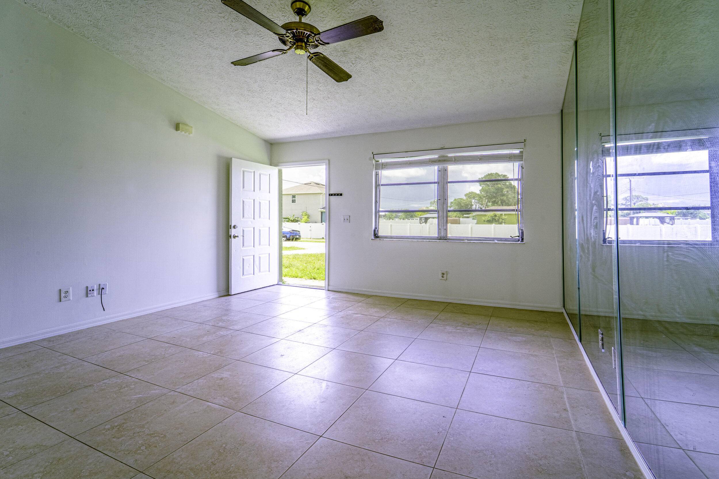 Port Saint Lucie, FL 34983,355 NW Marion AVE