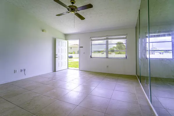Port Saint Lucie, FL 34983,355 NW Marion AVE
