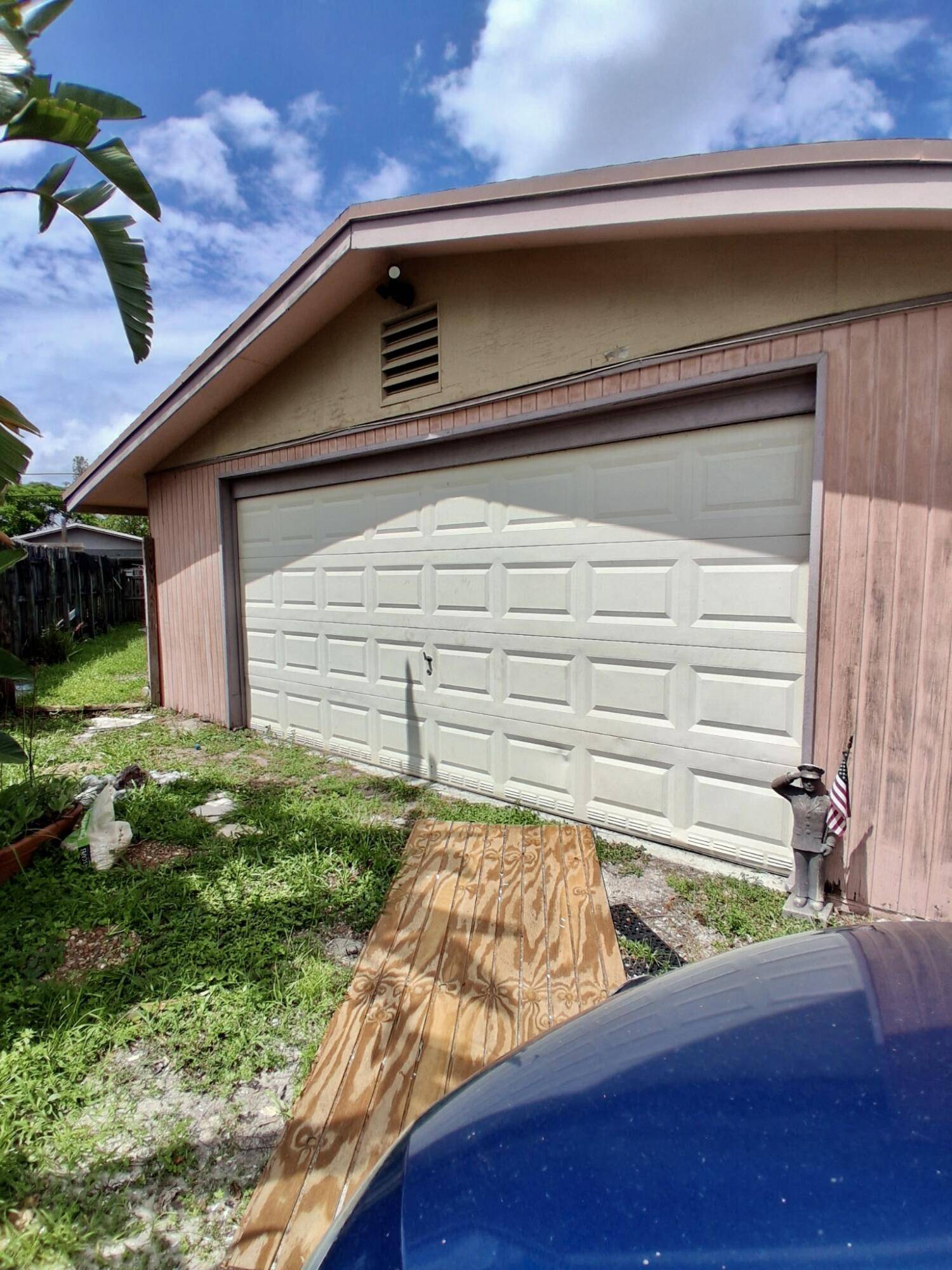 Fort Lauderdale, FL 33317,4715 SW 23rd ST