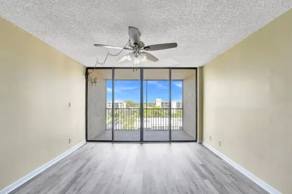 Boca Raton, FL 33432,12 Royal Palm WAY 6020