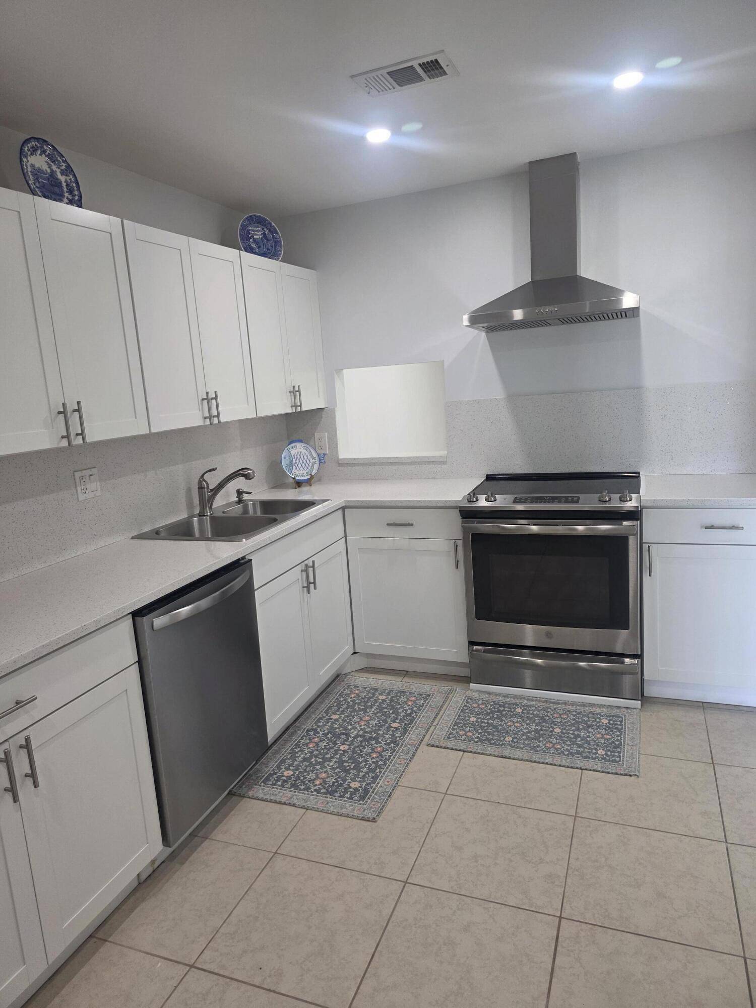 2886 E Fernley DR 40, West Palm Beach, FL 33415