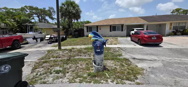 Greenacres, FL 33463,4732 Chariot CIR