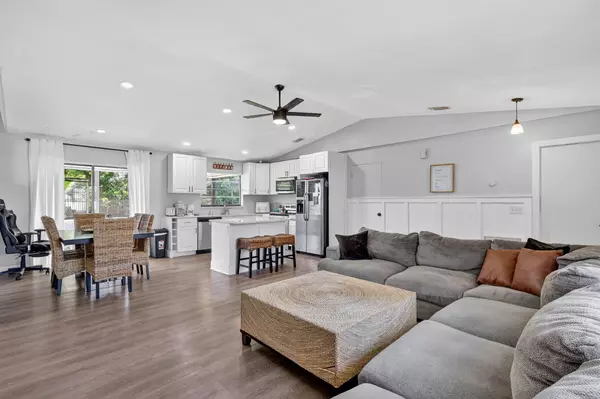 Port Saint Lucie, FL 34983,356 NW Hibiscus ST