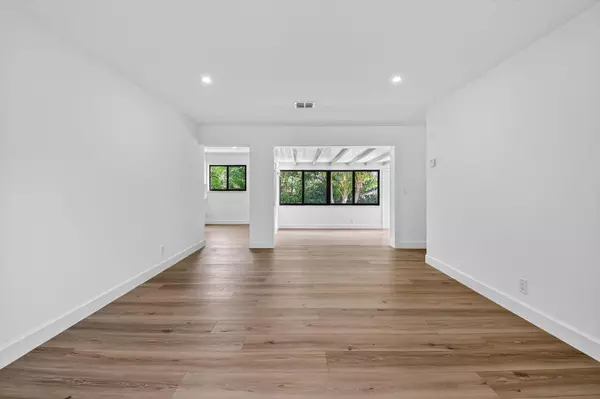 Boynton Beach, FL 33435,143 SE 27th WAY