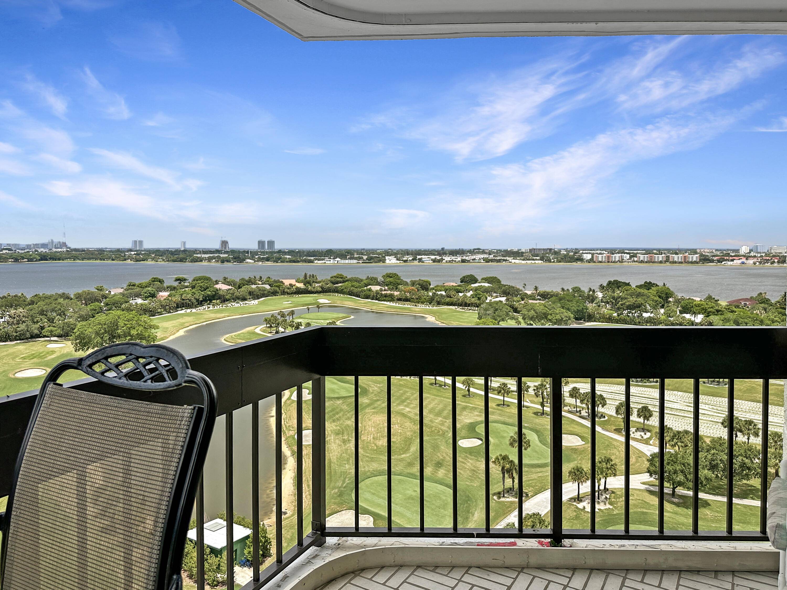 2000 Presidential WAY 1803, West Palm Beach, FL 33401