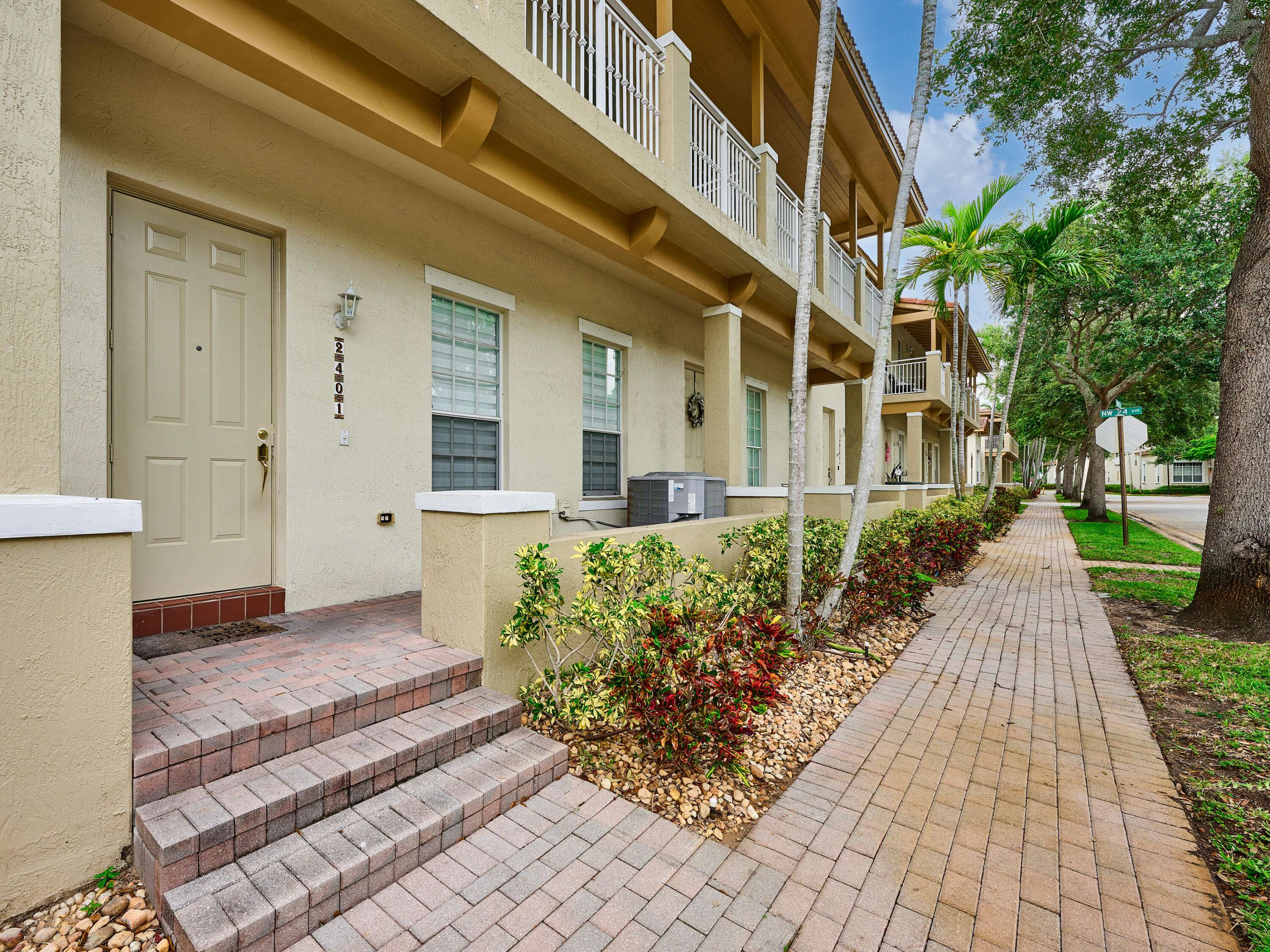 Boynton Beach, FL 33426,2401 NW 7th ST