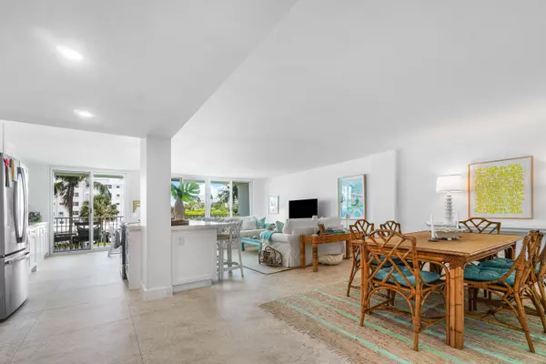 Palm Beach, FL 33480,2860 S Ocean BLVD 205