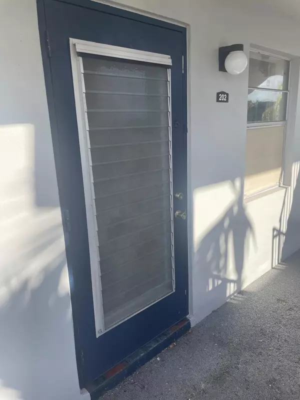 Margate, FL 33063,7827 Golf Cir DR 202