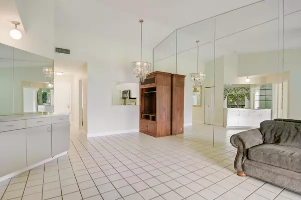 Greenacres, FL 33467,3340 Lucerne Park DR 3340
