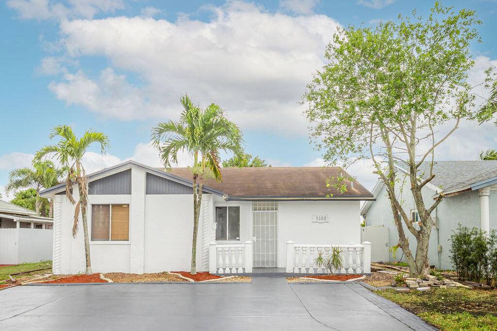 5100 NW 195th TER, Miami Gardens, FL 33055