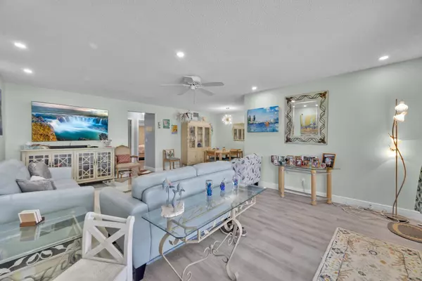 Fort Pierce, FL 34982,912 Savannas Point DR B