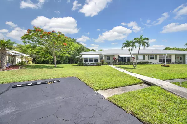 Fort Pierce, FL 34982,912 Savannas Point DR B