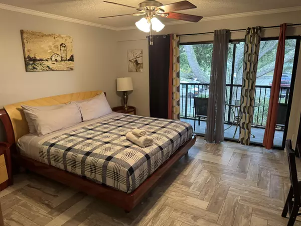 Deerfield Beach, FL 33442,97 N Deer Creek RD L101
