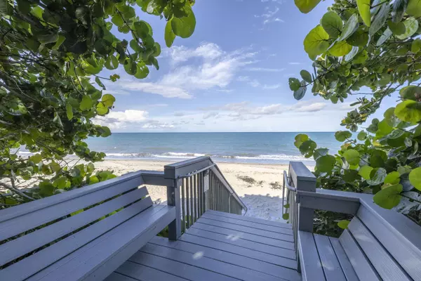 Vero Beach, FL 32963,2160 Seagrape DR