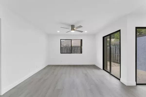 Boynton Beach, FL 33437,9905 S 61st WAY B