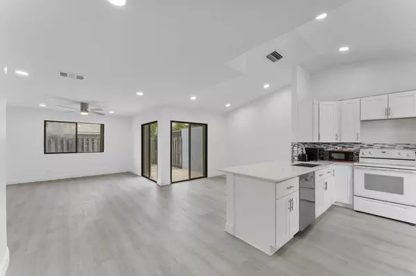 Boynton Beach, FL 33437,9905 S 61st WAY B