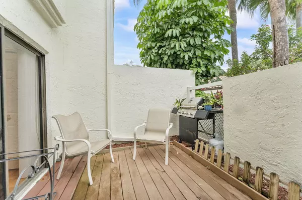 Boca Raton, FL 33433,7932 Seville PL 2101