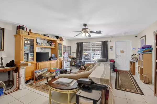 Boca Raton, FL 33428,22661 SW 64th WAY