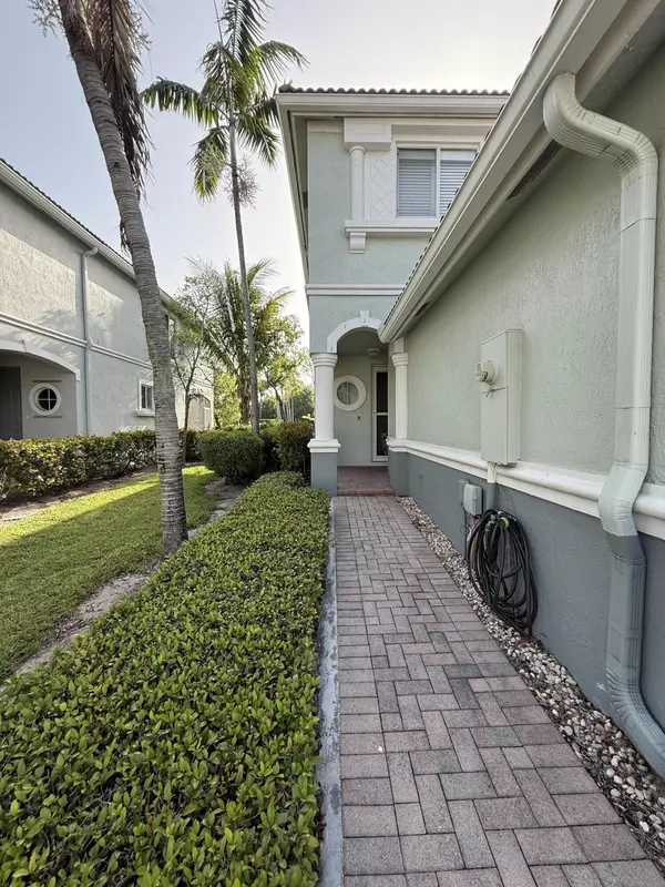 Riviera Beach, FL 33404,2136 Oakmont Drive