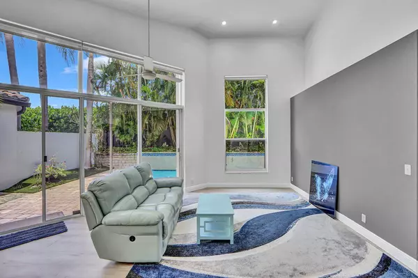 Boca Raton, FL 33496,6631 NW 43rd TER