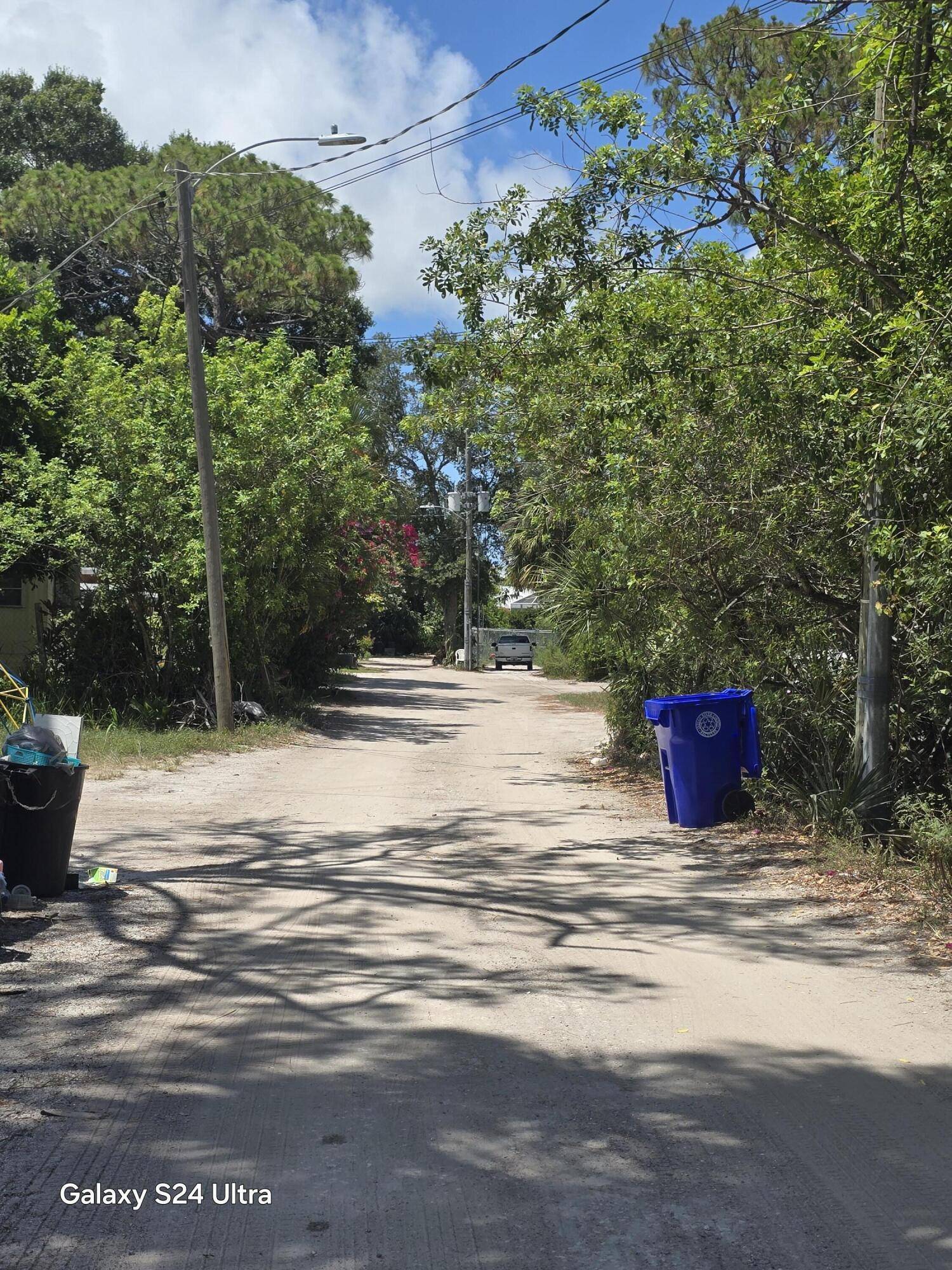 Vero Beach, FL 32967,4675 51st AVE