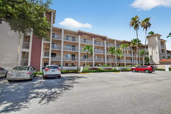 Delray Beach, FL 33484,6193 Pointe Regal CIR 402