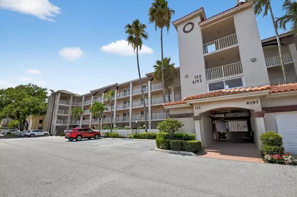 Delray Beach, FL 33484,6193 Pointe Regal CIR 402