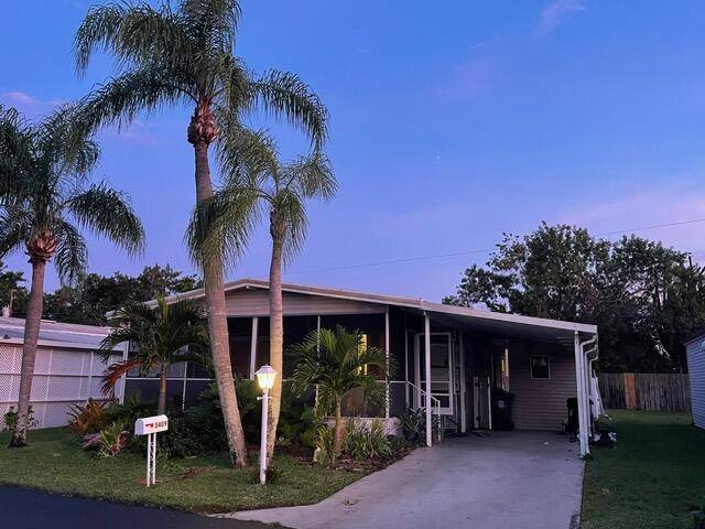 Lantana, FL 33462,3409 Lake Overlook PL