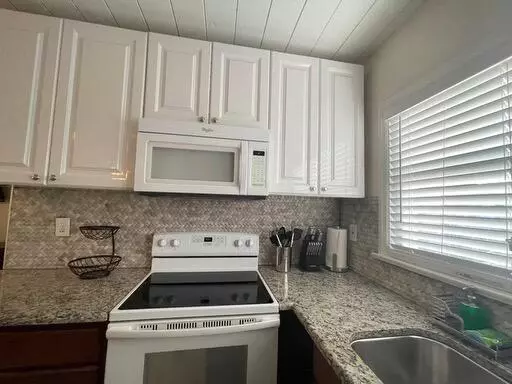 Lake Park, FL 33403,1008 2nd ST